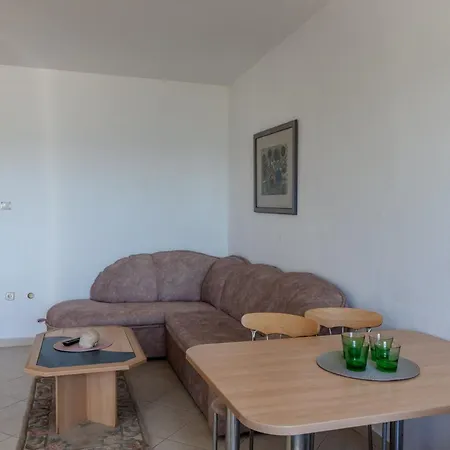Bozena Apartment *