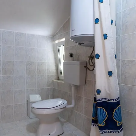 Bozena Apartment Vir